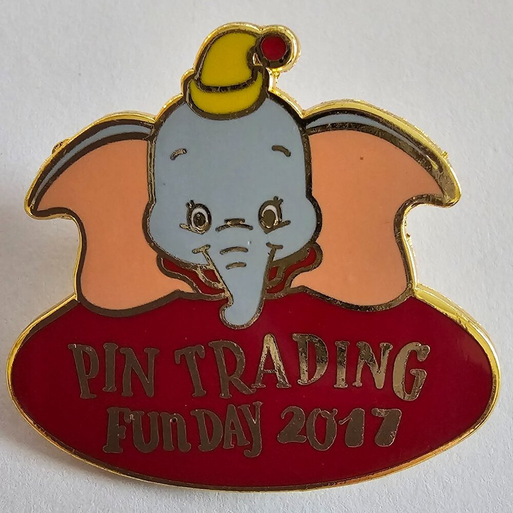 DISNEY Pin Trading ~ Shanghai Resort ~ Pin Trading Fun Day ~ DUMBO ~ 2017